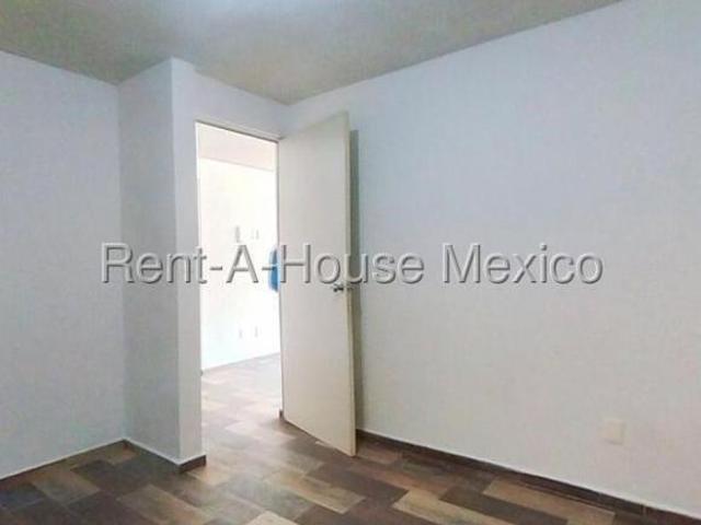 Departamento en Boulevard San Jeronimo, Fraccionamiento Real Granada, Tecamac