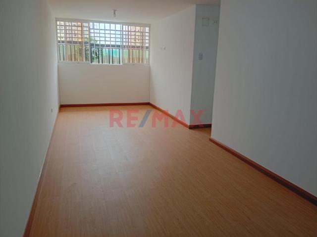 Departamento En Estreno De 3 Ambientes Piso 1 Comas