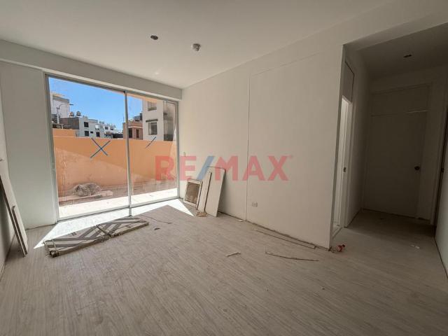 Departamento En Estreno En 1Er Piso Con Patio Cerro Colorado