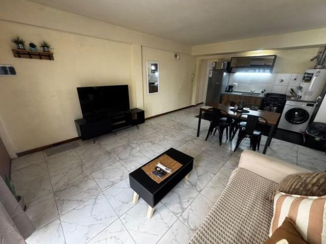 Departamento en Esc. Centro Amoblado