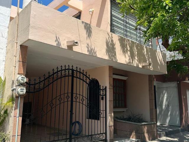DEPARTAMENTO EN FRACCIONAMIENTO REFORMA A UNAS CUADRAS DE LA PLAYA