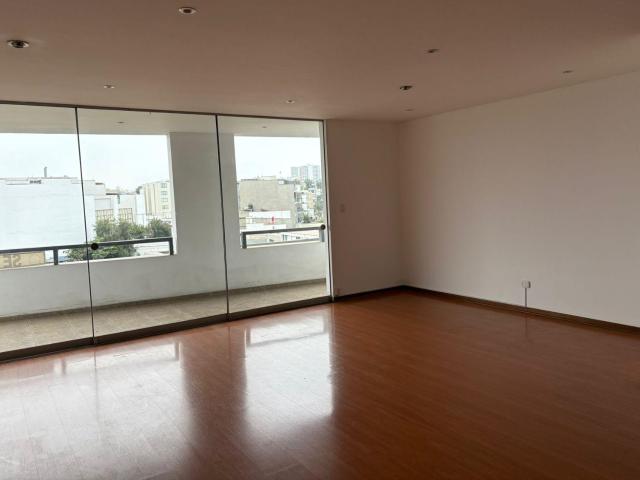 Departamento en La Aurora a 1 cuadra de Parque con Balcón con Aires