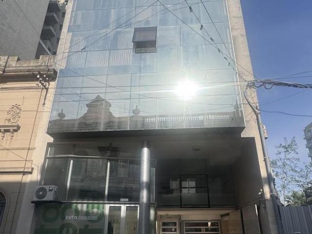 Departamento en sexto piso, compuesto por dos dormitorios, baño, cocina comedor, vista muy linda a gran parte de la ciudad