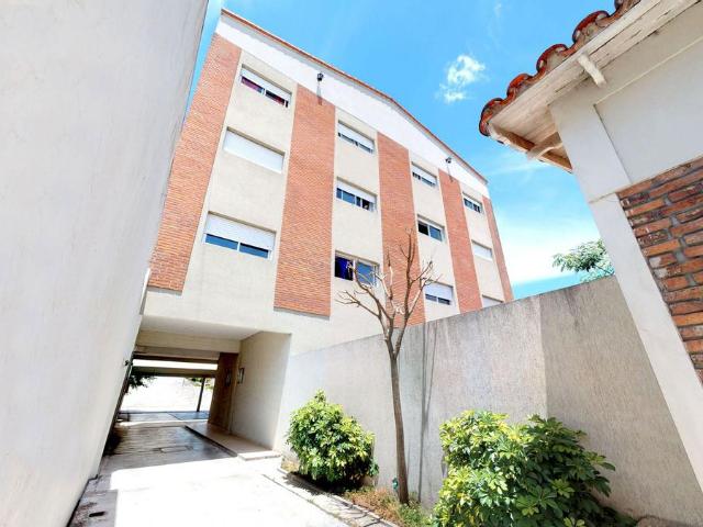 Departamento en Policlinico