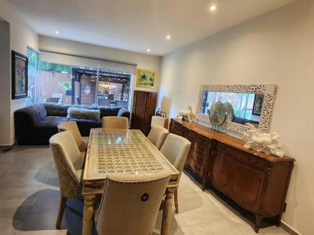 Departamento en planta baja con amplio jardín y terraza en Ventanas