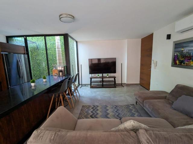 Departamento en PLANTA BAJA, de 2 recámaras, amueblado. dentro de periférico