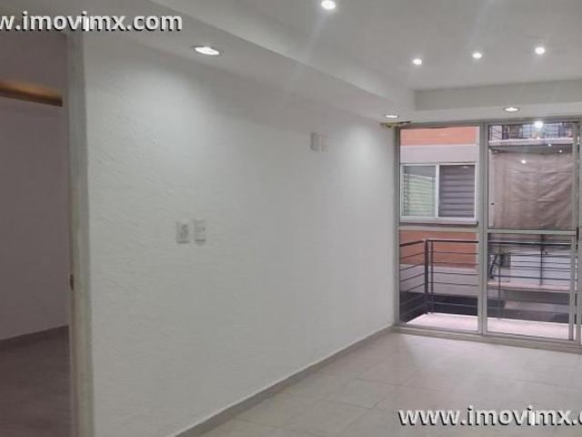 Departamento en primer piso con balcon en Agrícola Pantitlan