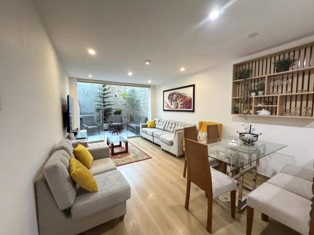 Departamento En Primer Piso Con Terraza – Miraflores Av. La Paz
