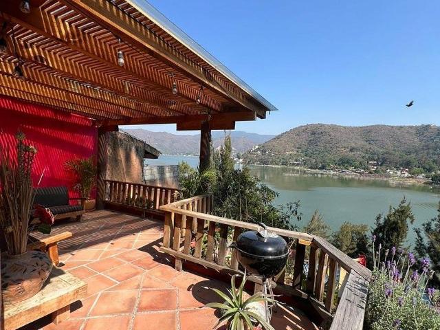Departamento en renta con vista franca al lago – La Peña, Valle de Bravo
