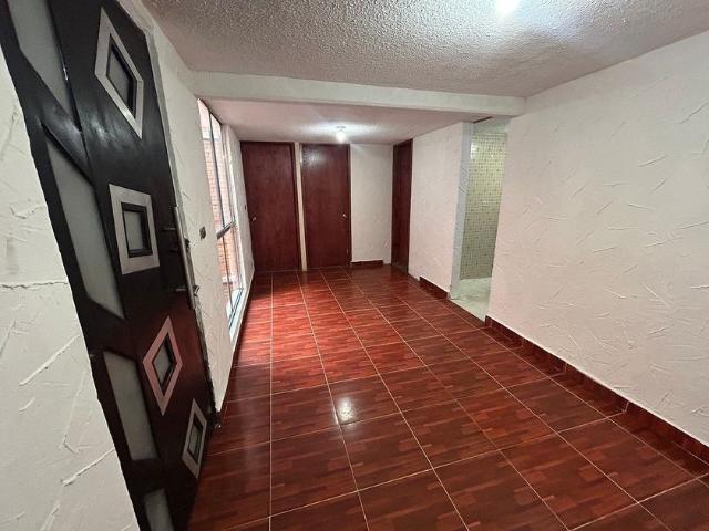 Departamento en renta Calle Gitana, Colonia La Nopalera, Ciudad De México, Tláhuac, Ciudad De México, 132219, México