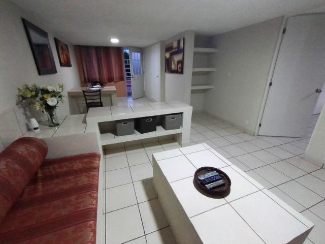Departamento en renta Calle Naranjos, Colonia Cuitláhuac, San Luis Potosí, Municipio De San Luis Potosí, San Luis Potosí, 78270, México