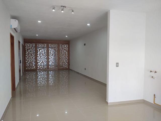 Departamento en renta Calle Paseo Las Flores 10, Fraccionamiento Virginia, Boca Del Río, Veracruz De Ignacio De La Llave, 94294, Mex