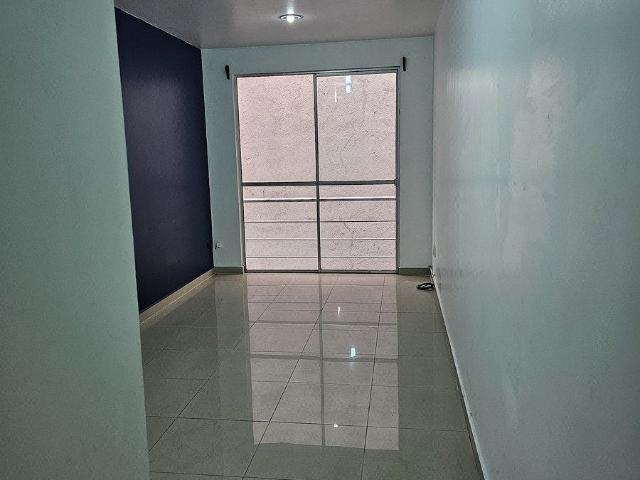 Departamento en renta a unas calles de av. camarones