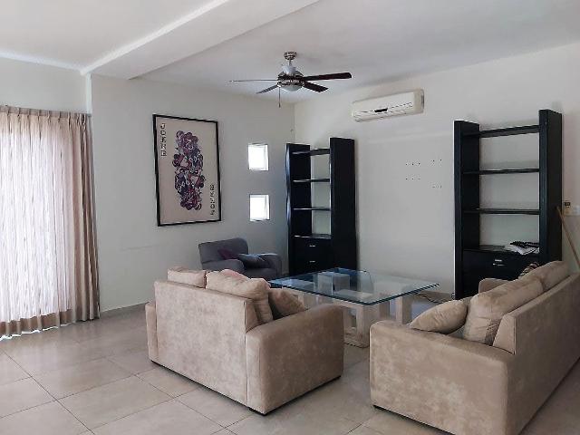 Departamento en renta, amueblado, tres recámaras, excelente ubicación en Mérida