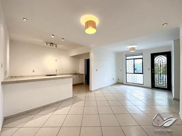 Departamento en RENTA de 2 Rec Planta Alta / Zona Linda Vista