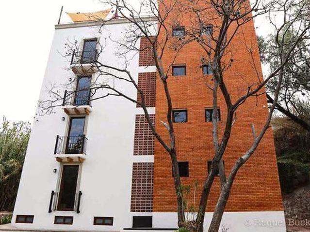 Departamento en RENTA de lujo en Marfil totalmente amueblado D1