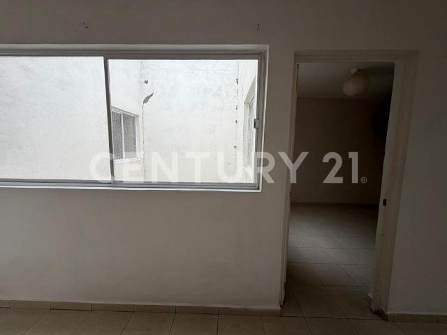 DEPARTAMENTO EN RENTA EN COTO PRIVADO, REMODELADO