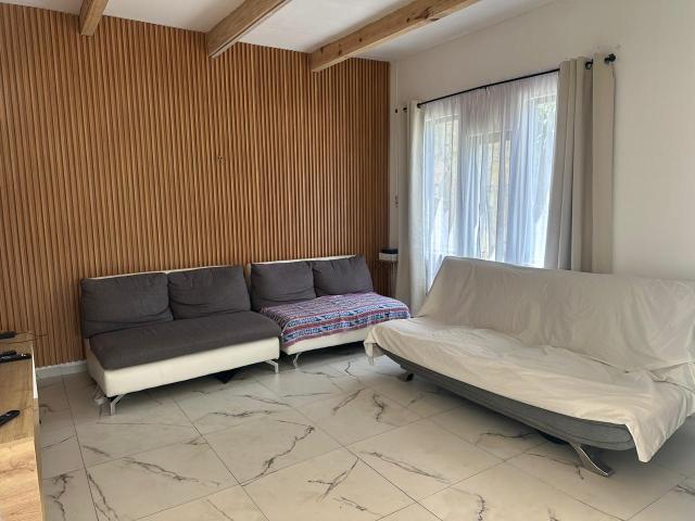 Departamento en renta en calle Cipresal