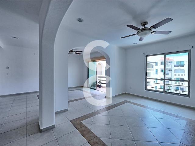 Departamento en Renta en Canc?n en Residencial Mediterrane? con Terraza y 3 Rec?maras
