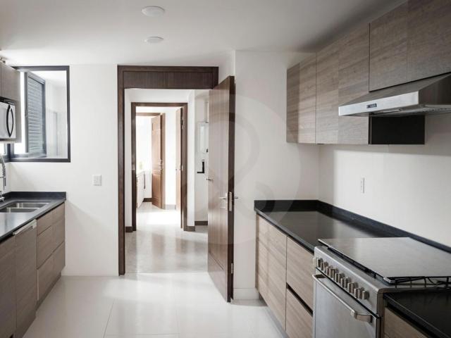 Departamento en renta en Bosque Real con AMPLIA LUZ NATURAL