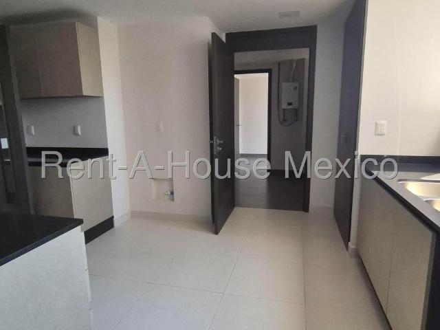 Departamento en Renta en Bosque Real, Huixquilucan NF 26 1021