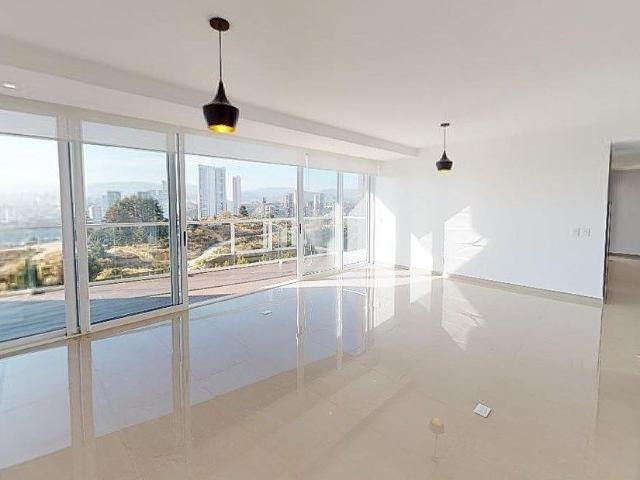 Departamento en renta en Five Bosque Real | 3 recámaras + fam | Terraza |210 m²