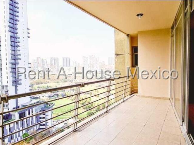 Departamento en Renta en Huixquilucan, Bosque Real AM. 27 871