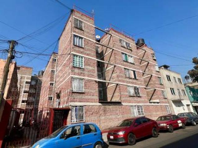 DEPARTAMENTO EN RENTA EN IZTACALCO A 2 CUADRAS DEL METRO Y METROBUS COYUYA