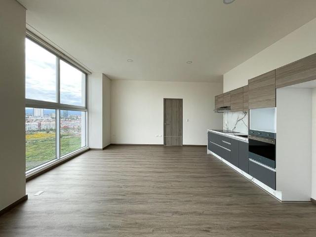 DEPARTAMENTO EN RENTA EN TORRE SELENITE, BLVD ATLIXCAYOTL, ZONA ANGELÓPOLIS