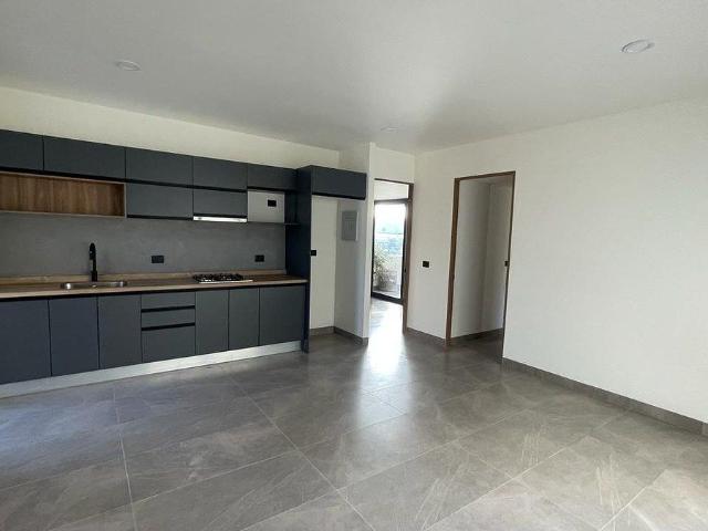 Departamento en renta en Zona Real con terraza privada