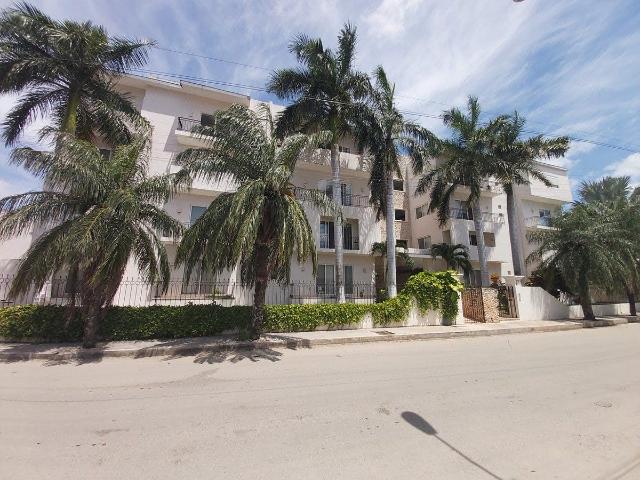Departamento en renta sin muebles, 3 recámaras en Montebello, Mérida