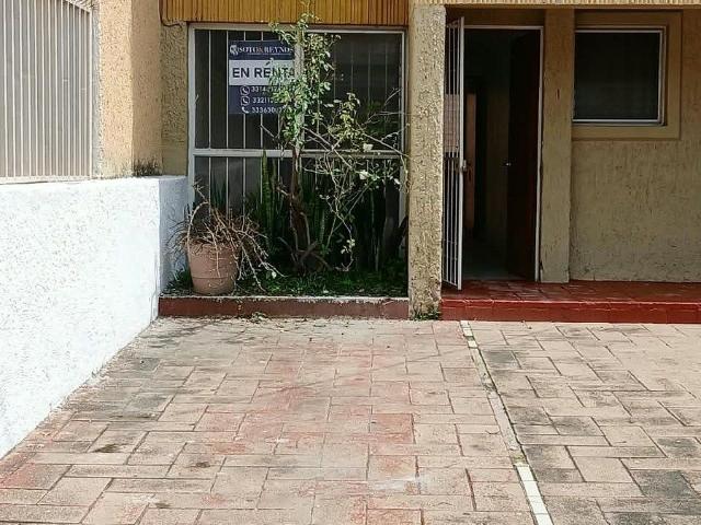 DEPARTAMENTO EN RENTA PLANTA BAJA COL. ARBOLEDAS