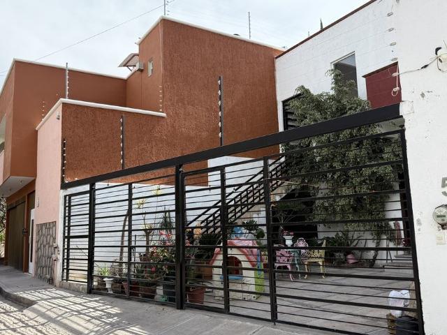 Departamento en RENTA zona de Alaia 2 recamaras