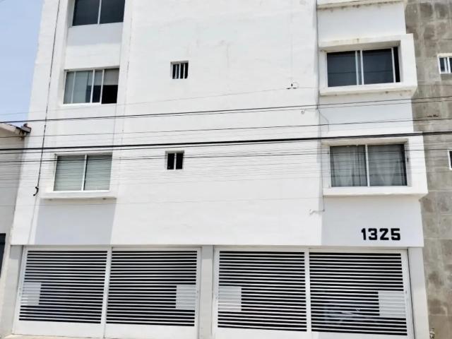 Departamento en tercer piso | blvd. Hermenegildo bustos | co
