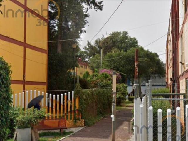 Departamento en Unidad Kennedy