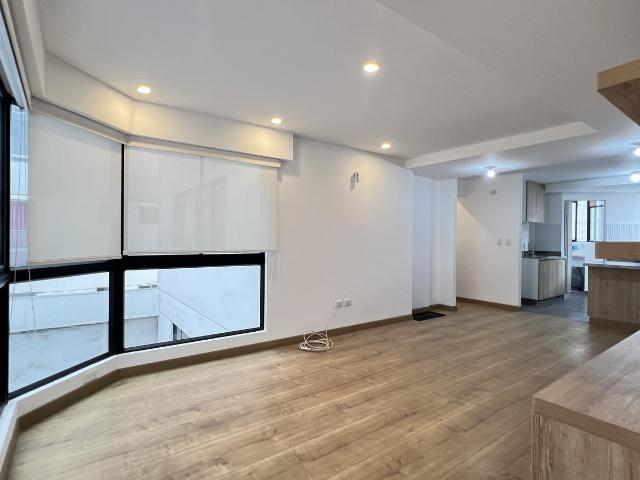Departamento en Valle Hermoso de 3 Dormitorios en Edificio Mediano