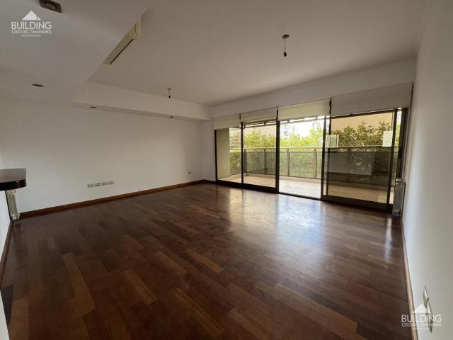 Departamento en venta 2 dormitorios escritorio cochera La Plata