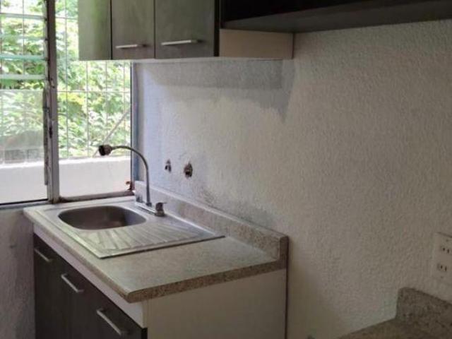 DEPARTAMENTO EN VENTA 2DO NIVEL EN ARBOLEDAS SUR