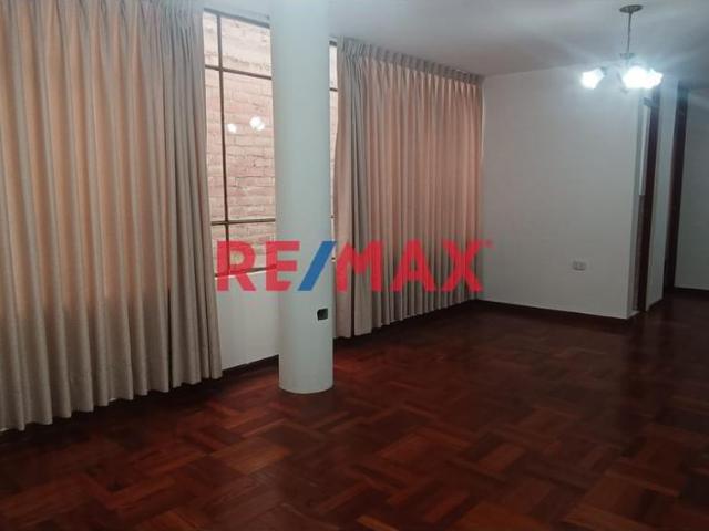 Departamento En Venta 2Do Piso Urb. Villa Híper Comas