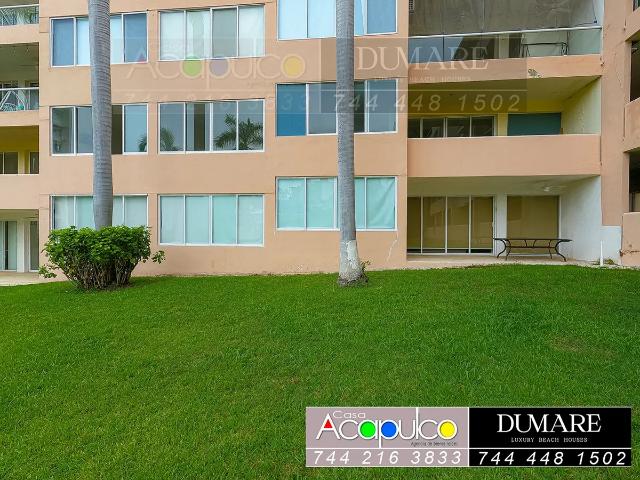 Departamento en venta con amplias áreas comunes en Club Deportivo, Acapulco