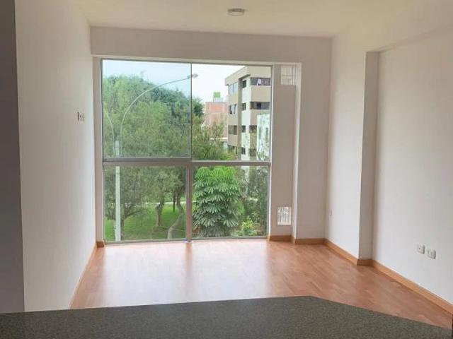 Departamento en venta con habitacion en parque granada pueblo libre