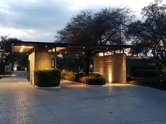 Departamento en venta con vista desde piso 14 Zona Sur Vicente Valtierra