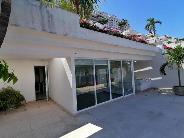Departamento en venta, Cond Brisas Diamante. Acapulco, Guerrero