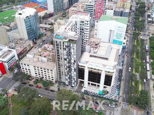 Departamento en venta, cerca al Parque de las Aguas y la Universidad Norbert Wiener
