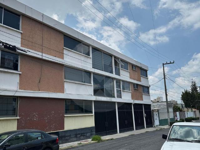 Departamento en venta a unos pasos de Tollocan 3 recamaras