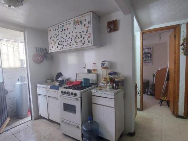 Departamento en venta a una calle de la estación Jamaica del metro