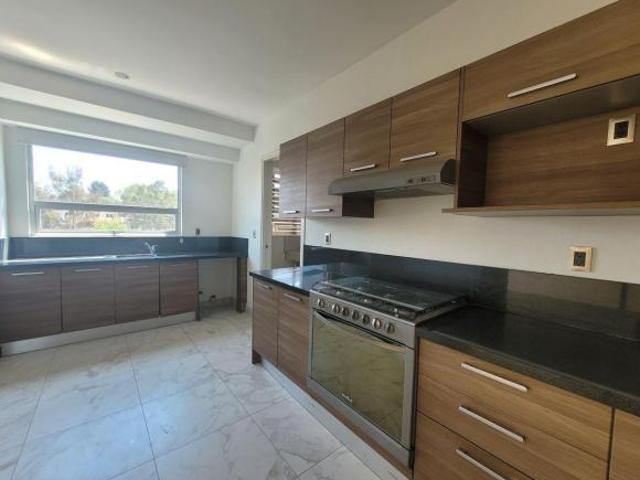 Departamento en Venta Bosques de Lomas Verdes 3 Recámaras 2 Bodegas 3 Estacionamento 190m2