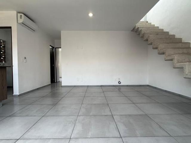 Departamento en Venta detrás del Iteso Parques del Bosque