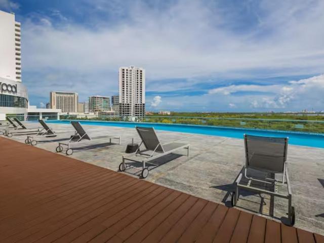 Departamento en venta de 2 recamaras en Torre Cartagena Melec?n Americas