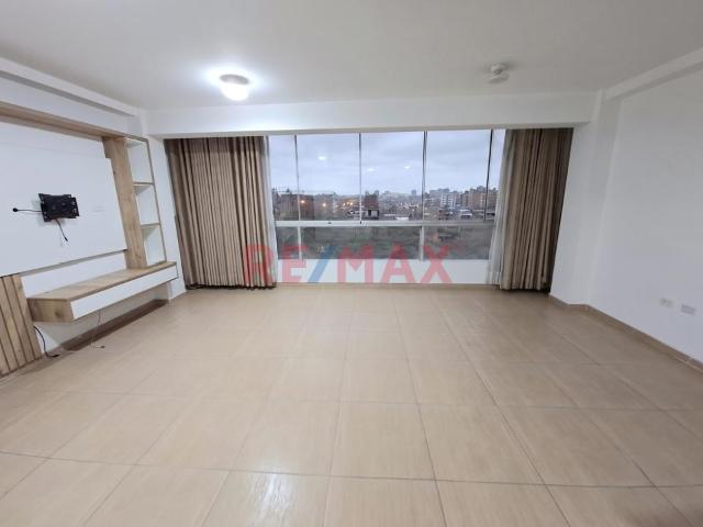 ¡Departamento En Venta De 80M2 Frente A Parque En San Martín De Porres!